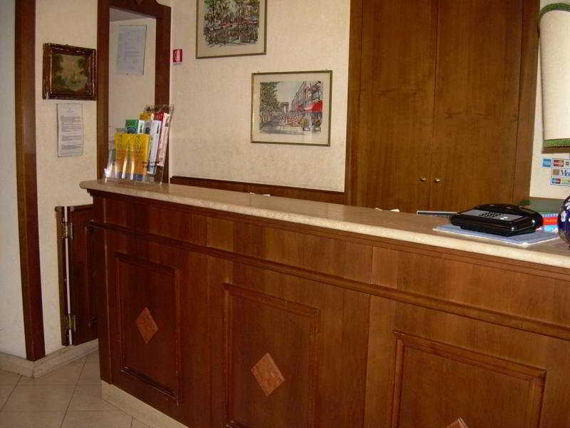 Hotel Paris Rome Bagian luar foto